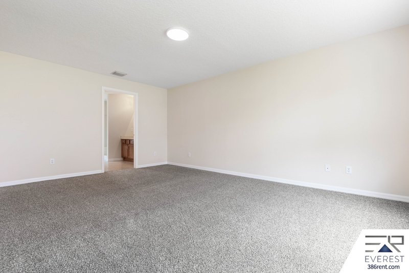 LIKE NEW 4/3/2 IN POPULAR LEHIGH WOODS property image