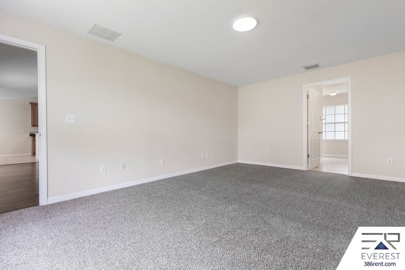 LIKE NEW 4/3/2 IN POPULAR LEHIGH WOODS property image