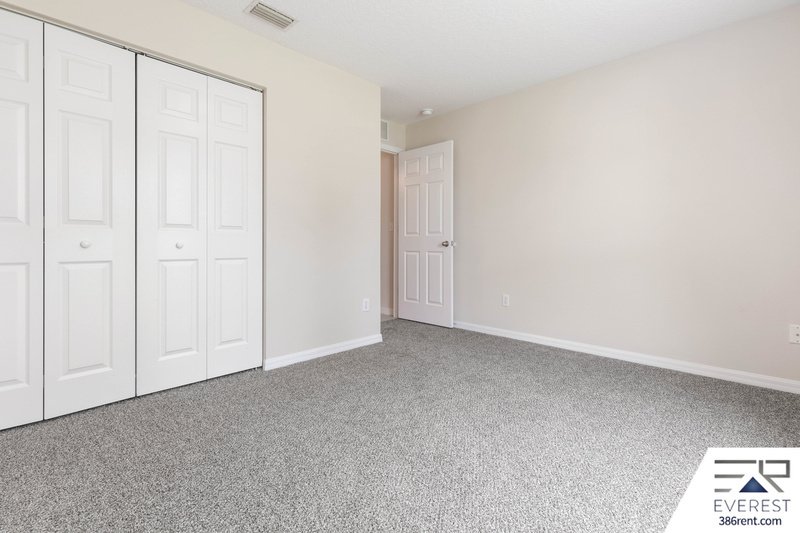 LIKE NEW 4/3/2 IN POPULAR LEHIGH WOODS property image