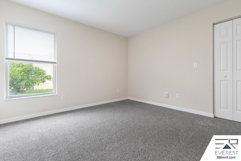 LIKE NEW 4/3/2 IN POPULAR LEHIGH WOODS property image