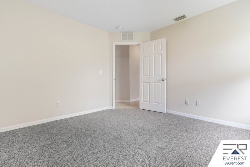 LIKE NEW 4/3/2 IN POPULAR LEHIGH WOODS property image