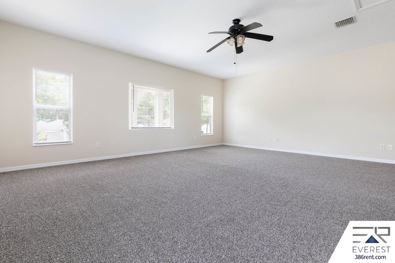 LIKE NEW 4/3/2 IN POPULAR LEHIGH WOODS property image