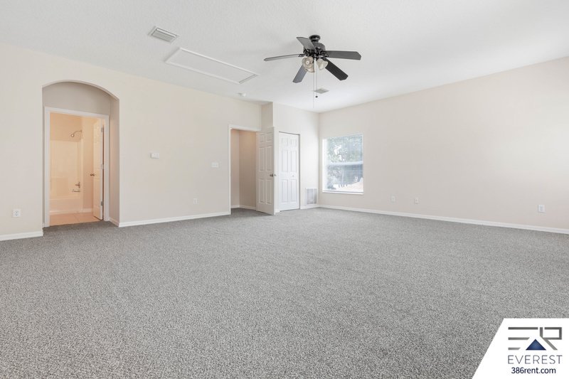 LIKE NEW 4/3/2 IN POPULAR LEHIGH WOODS property image
