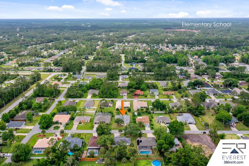 LIKE NEW 4/3/2 IN POPULAR LEHIGH WOODS property image