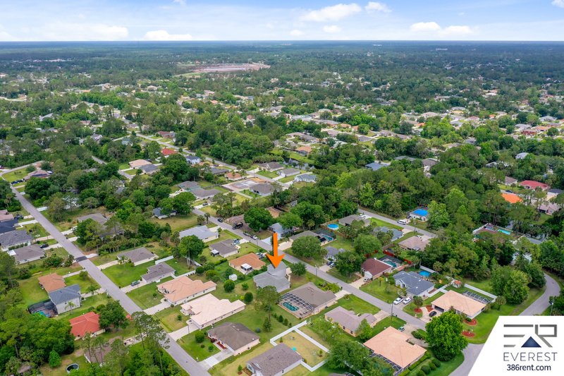 LIKE NEW 4/3/2 IN POPULAR LEHIGH WOODS property image