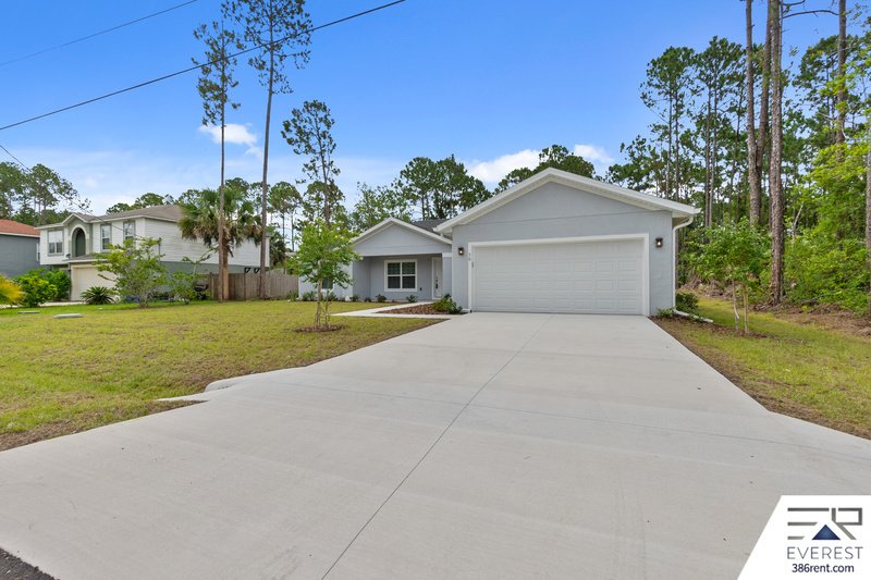 LIKE NEW, UPGRADED 3/2/2 IN POPULAR LEHIGH WOODS property image