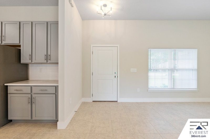 LIKE NEW, UPGRADED 3/2/2 IN POPULAR LEHIGH WOODS property image