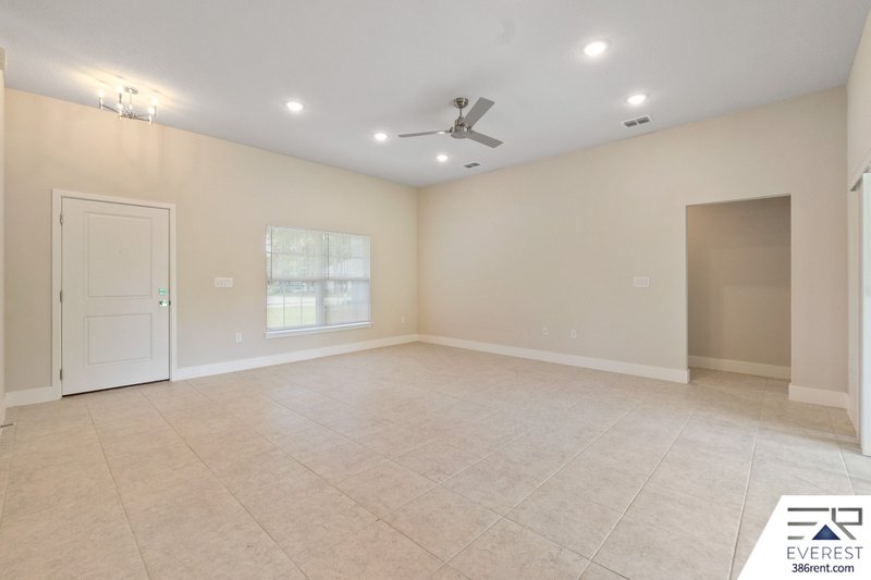 LIKE NEW, UPGRADED 3/2/2 IN POPULAR LEHIGH WOODS property image