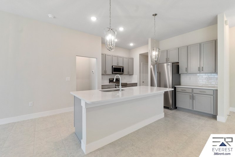 LIKE NEW, UPGRADED 3/2/2 IN POPULAR LEHIGH WOODS property image