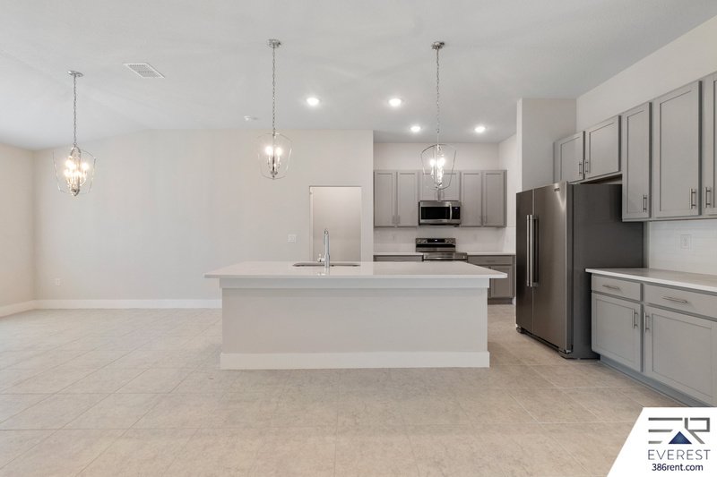 LIKE NEW, UPGRADED 3/2/2 IN POPULAR LEHIGH WOODS property image