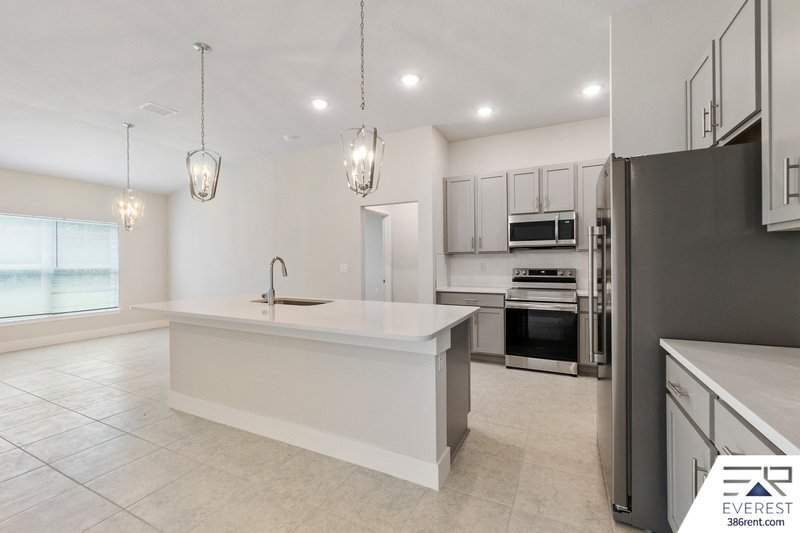 LIKE NEW, UPGRADED 3/2/2 IN POPULAR LEHIGH WOODS property image