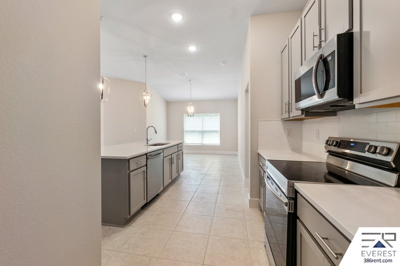 LIKE NEW, UPGRADED 3/2/2 IN POPULAR LEHIGH WOODS property image