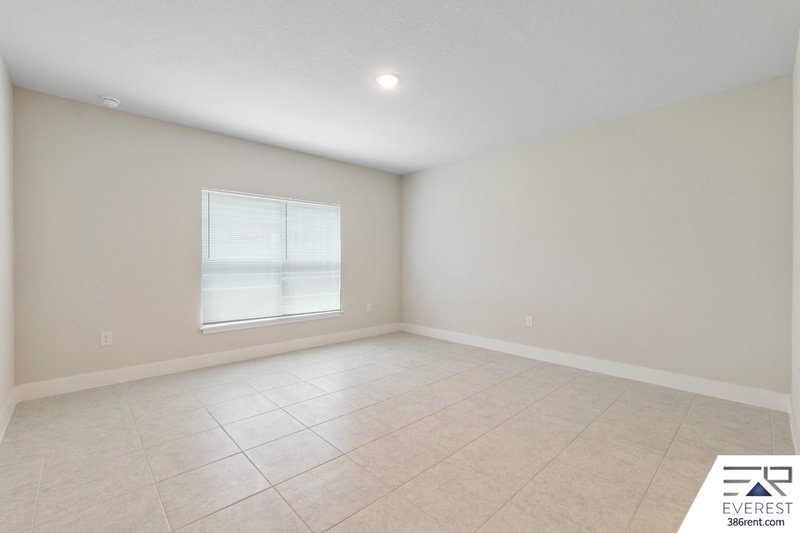 LIKE NEW, UPGRADED 3/2/2 IN POPULAR LEHIGH WOODS property image