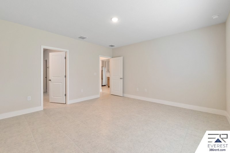 LIKE NEW, UPGRADED 3/2/2 IN POPULAR LEHIGH WOODS property image