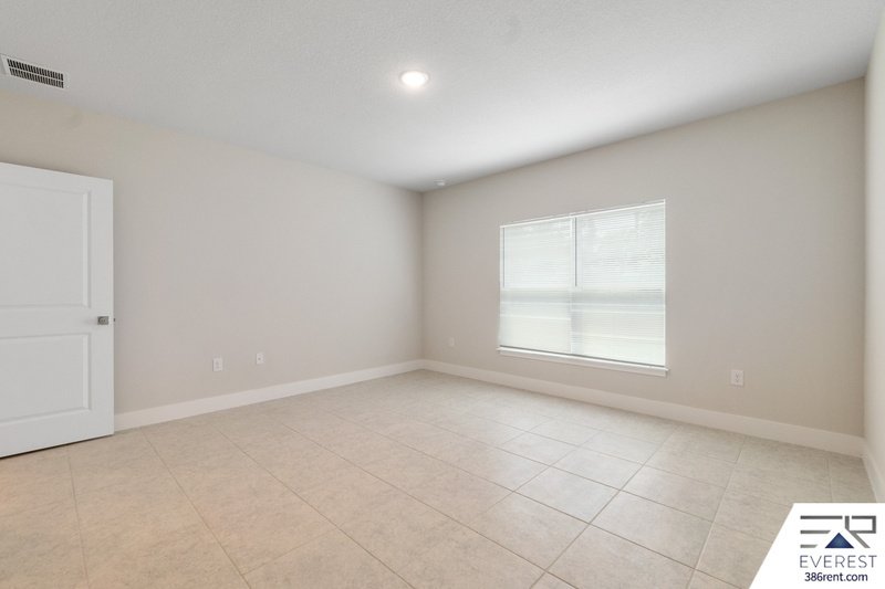 LIKE NEW, UPGRADED 3/2/2 IN POPULAR LEHIGH WOODS property image