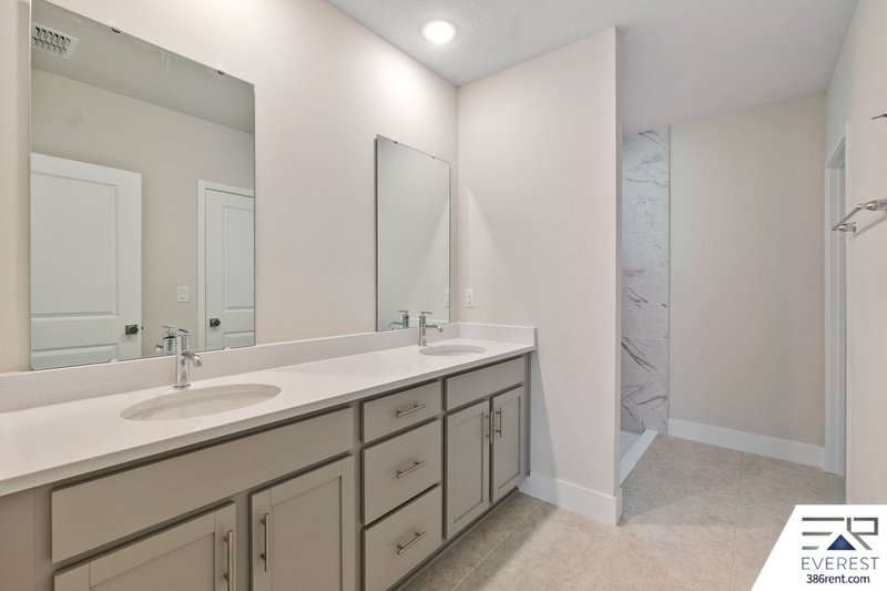 LIKE NEW, UPGRADED 3/2/2 IN POPULAR LEHIGH WOODS property image