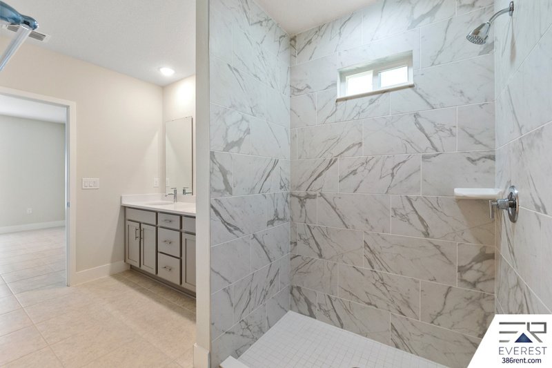 LIKE NEW, UPGRADED 3/2/2 IN POPULAR LEHIGH WOODS property image