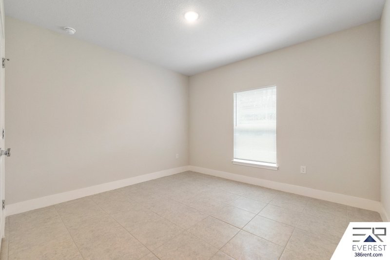 LIKE NEW, UPGRADED 3/2/2 IN POPULAR LEHIGH WOODS property image