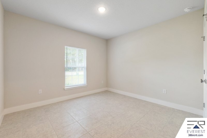 LIKE NEW, UPGRADED 3/2/2 IN POPULAR LEHIGH WOODS property image