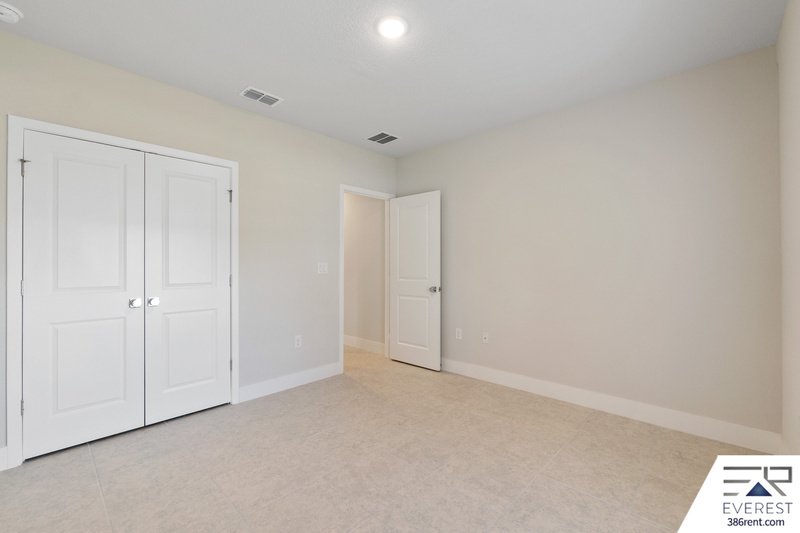 LIKE NEW, UPGRADED 3/2/2 IN POPULAR LEHIGH WOODS property image