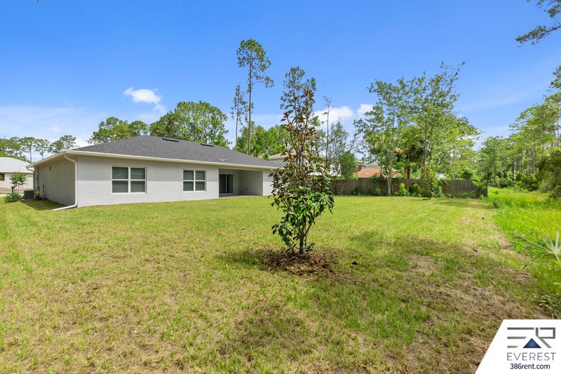 LIKE NEW, UPGRADED 3/2/2 IN POPULAR LEHIGH WOODS property image