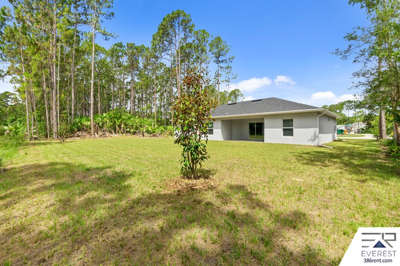 LIKE NEW, UPGRADED 3/2/2 IN POPULAR LEHIGH WOODS property image