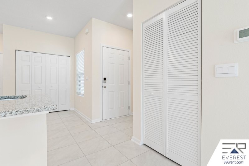 LIKE NEW 2/2.5/1 TOWNHOUSE IN BEAUTIFUL SILVERLEAF OF ST AUGUSTINE property image