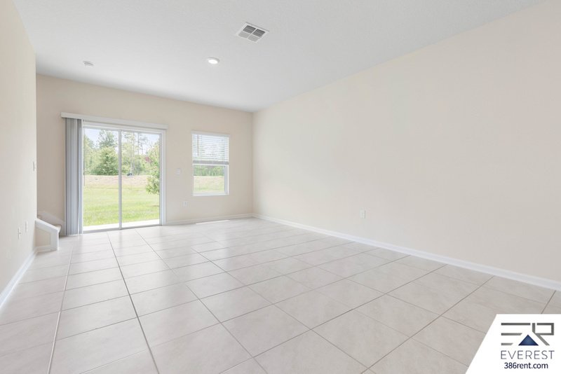 LIKE NEW 2/2.5/1 TOWNHOUSE IN BEAUTIFUL SILVERLEAF OF ST AUGUSTINE property image