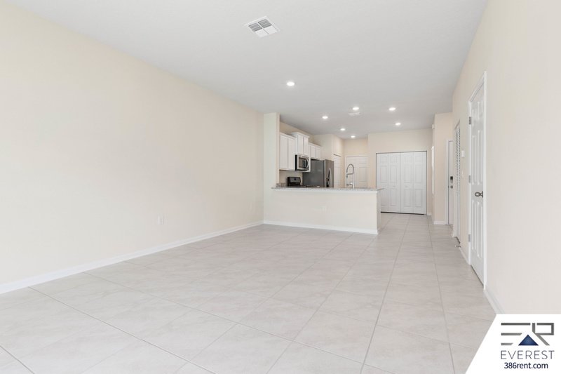 LIKE NEW 2/2.5/1 TOWNHOUSE IN BEAUTIFUL SILVERLEAF OF ST AUGUSTINE property image