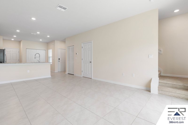 LIKE NEW 2/2.5/1 TOWNHOUSE IN BEAUTIFUL SILVERLEAF OF ST AUGUSTINE property image