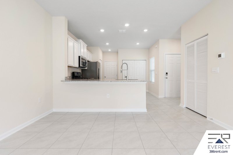 LIKE NEW 2/2.5/1 TOWNHOUSE IN BEAUTIFUL SILVERLEAF OF ST AUGUSTINE property image