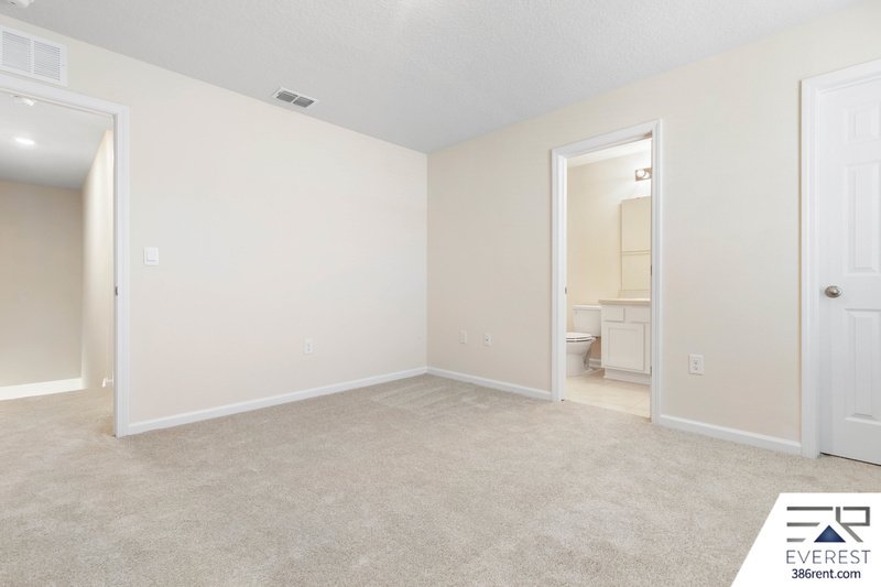 LIKE NEW 2/2.5/1 TOWNHOUSE IN BEAUTIFUL SILVERLEAF OF ST AUGUSTINE property image