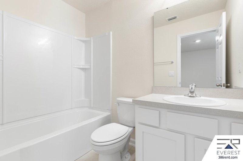 LIKE NEW 2/2.5/1 TOWNHOUSE IN BEAUTIFUL SILVERLEAF OF ST AUGUSTINE property image