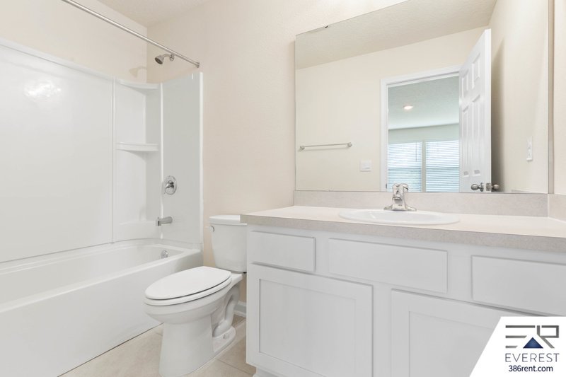 LIKE NEW 2/2.5/1 TOWNHOUSE IN BEAUTIFUL SILVERLEAF OF ST AUGUSTINE property image