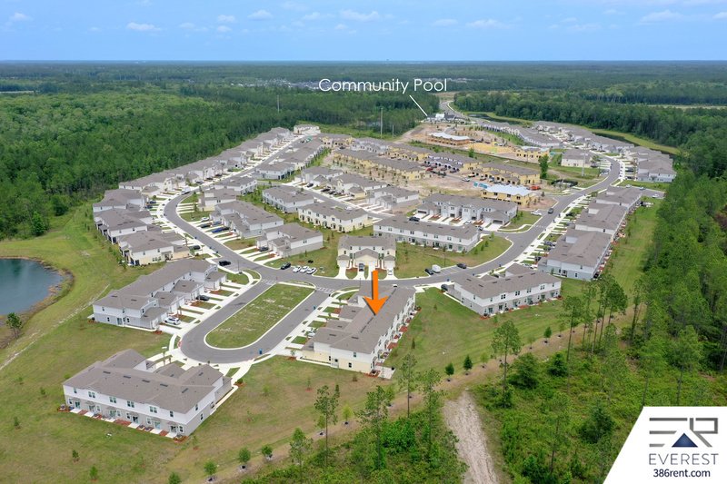 LIKE NEW 2/2.5/1 TOWNHOUSE IN BEAUTIFUL SILVERLEAF OF ST AUGUSTINE property image