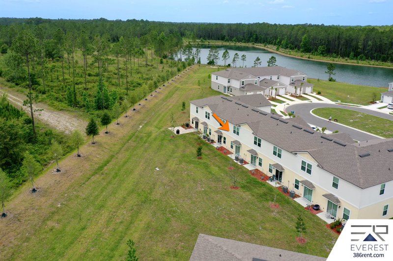 LIKE NEW 2/2.5/1 TOWNHOUSE IN BEAUTIFUL SILVERLEAF OF ST AUGUSTINE property image