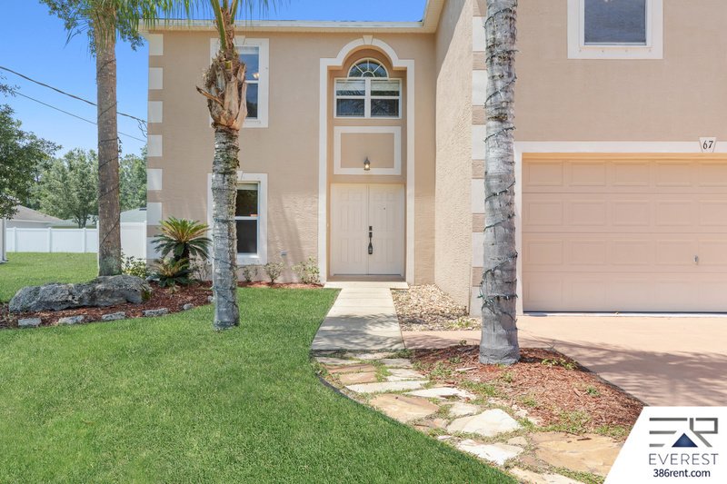 FULLY FENCED, SPACIOUS 4+DEN/2.5/2 IN DESIRABLE QUAIL HOLLOW property image