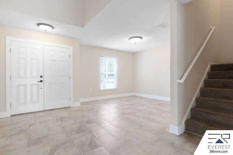 FULLY FENCED, SPACIOUS 4+DEN/2.5/2 IN DESIRABLE QUAIL HOLLOW property image