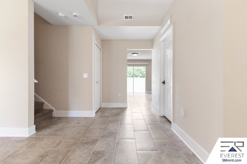 FULLY FENCED, SPACIOUS 4+DEN/2.5/2 IN DESIRABLE QUAIL HOLLOW property image