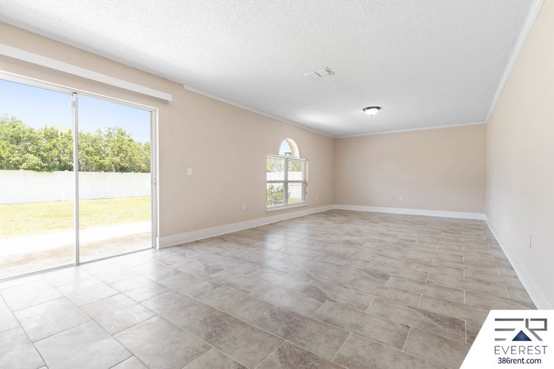FULLY FENCED, SPACIOUS 4+DEN/2.5/2 IN DESIRABLE QUAIL HOLLOW property image