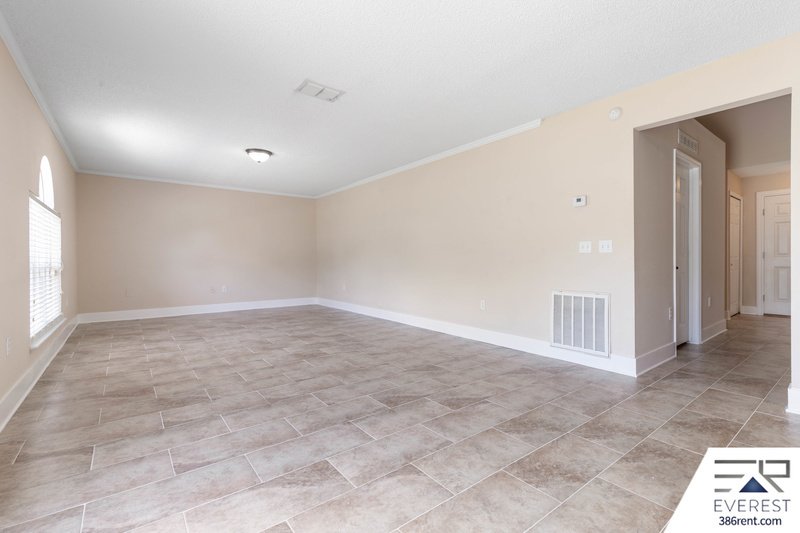 FULLY FENCED, SPACIOUS 4+DEN/2.5/2 IN DESIRABLE QUAIL HOLLOW property image