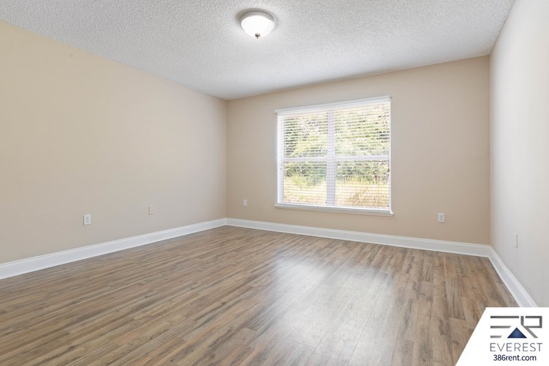 FULLY FENCED, SPACIOUS 4+DEN/2.5/2 IN DESIRABLE QUAIL HOLLOW property image