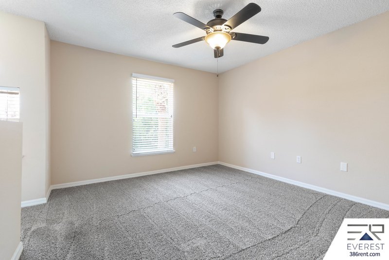 FULLY FENCED, SPACIOUS 4+DEN/2.5/2 IN DESIRABLE QUAIL HOLLOW property image
