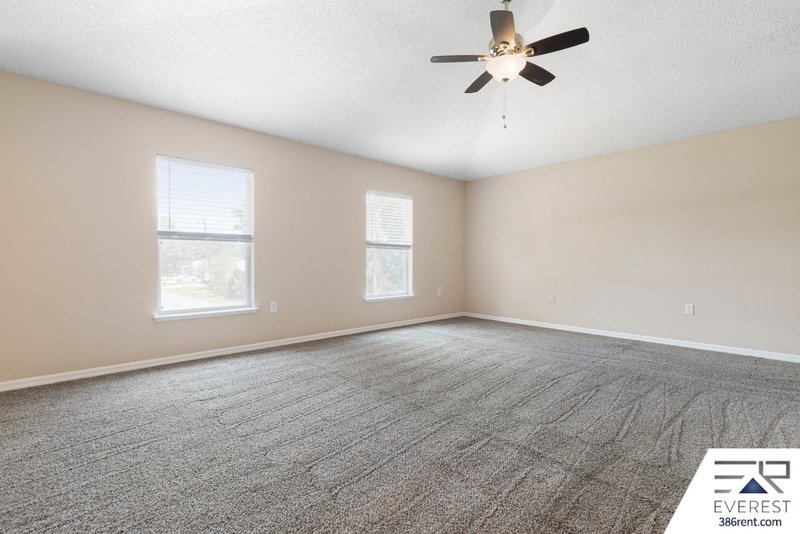 FULLY FENCED, SPACIOUS 4+DEN/2.5/2 IN DESIRABLE QUAIL HOLLOW property image