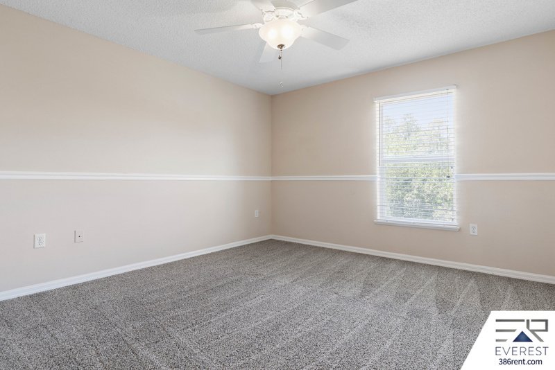 FULLY FENCED, SPACIOUS 4+DEN/2.5/2 IN DESIRABLE QUAIL HOLLOW property image