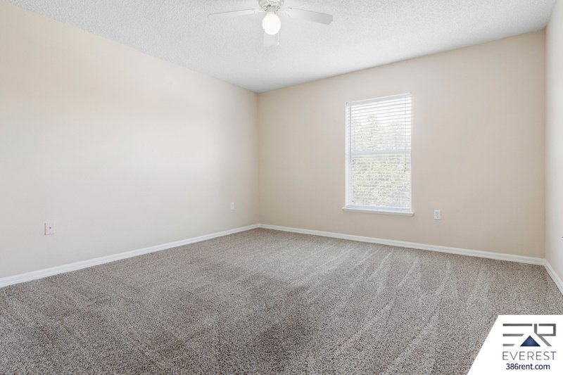 FULLY FENCED, SPACIOUS 4+DEN/2.5/2 IN DESIRABLE QUAIL HOLLOW property image