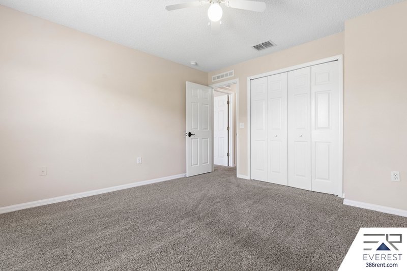 FULLY FENCED, SPACIOUS 4+DEN/2.5/2 IN DESIRABLE QUAIL HOLLOW property image