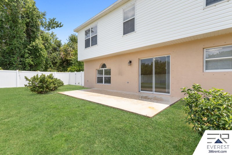 FULLY FENCED, SPACIOUS 4+DEN/2.5/2 IN DESIRABLE QUAIL HOLLOW property image
