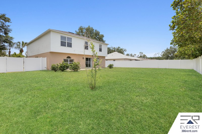 FULLY FENCED, SPACIOUS 4+DEN/2.5/2 IN DESIRABLE QUAIL HOLLOW property image