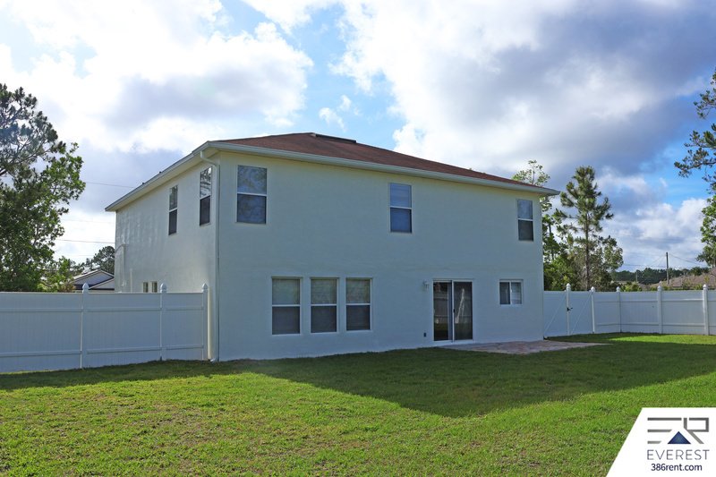 FULLY FENCED, 2 STORY 4/2.5/2 IN POPULAR LEHIGH WOODS property image